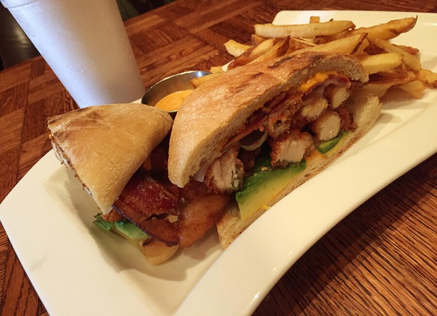 chicken sandwich platter